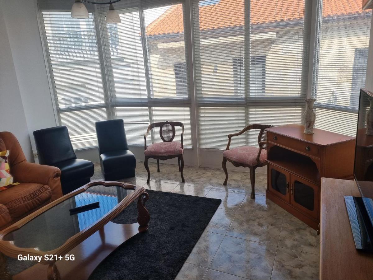Triplex Corral Apartment О Грове Екстериор снимка