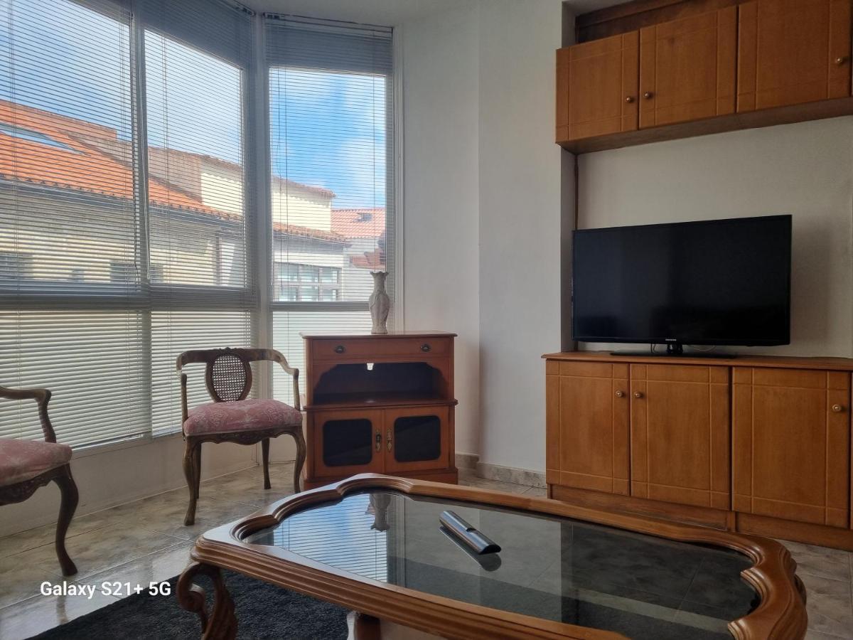 Triplex Corral Apartment О Грове Екстериор снимка